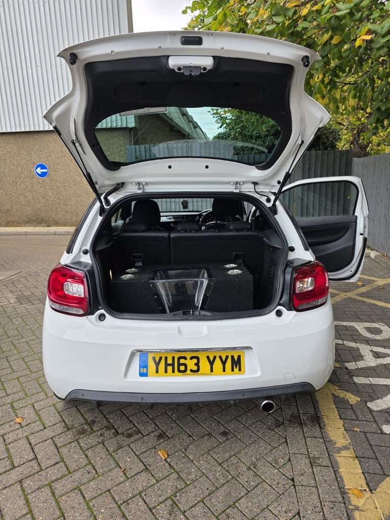 Citroen, DS3, Hatchback, 2013, Manual, 1598 (cc), 3 doors