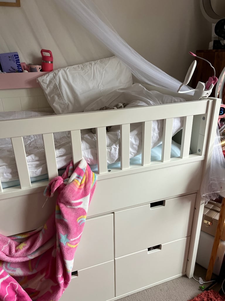 White company mid sleeper