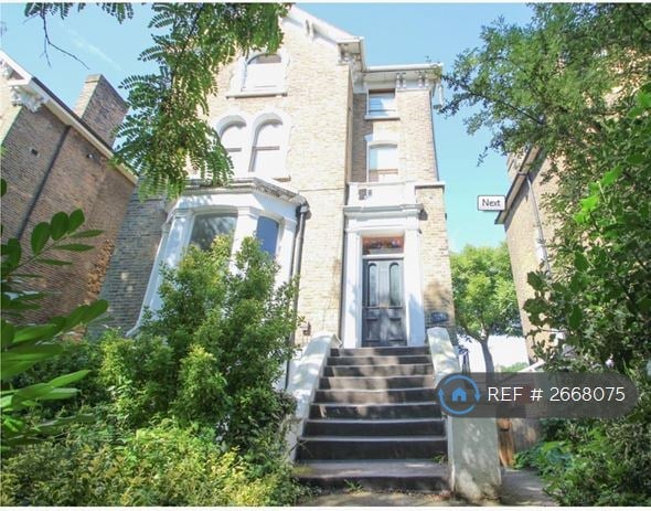 2 bedroom flat in Manor Park, London, SE13 (2 bed) (#2668075)