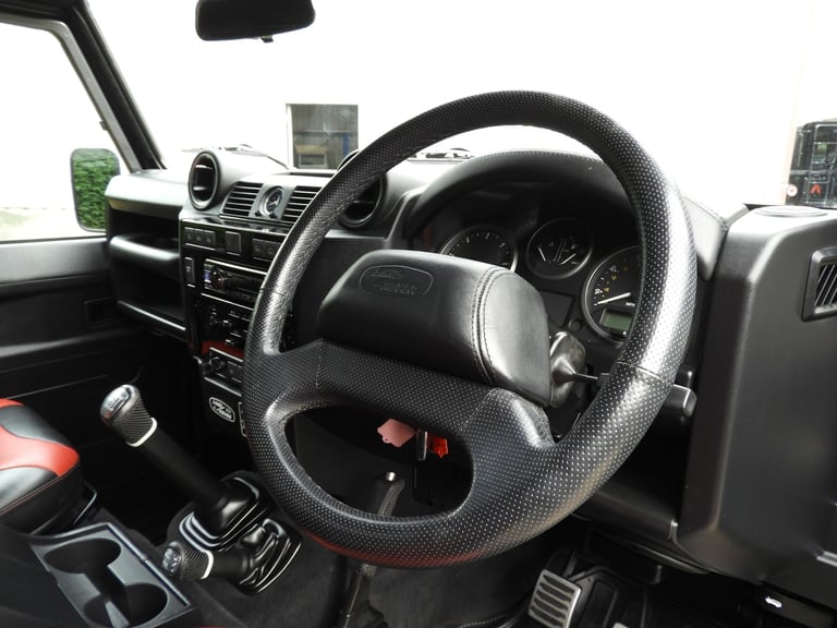 2016/16 LAND ROVER DEFENDER 90 2-2TDCI LIMITED EDITION ADVENTURE S/W IMMACULATE