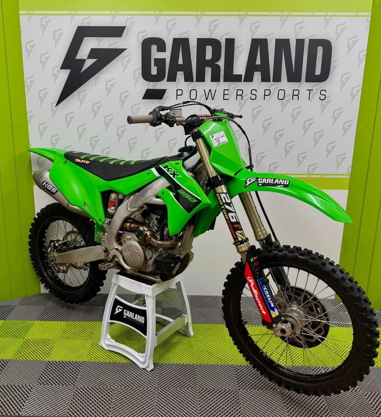 KAWASAKI KX 250 2022, Full HGS exhaust, Titanium footpegs