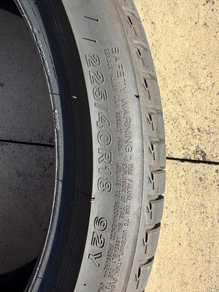 3x good tread Bridgestone Turanza T005 225/40R18 tyres