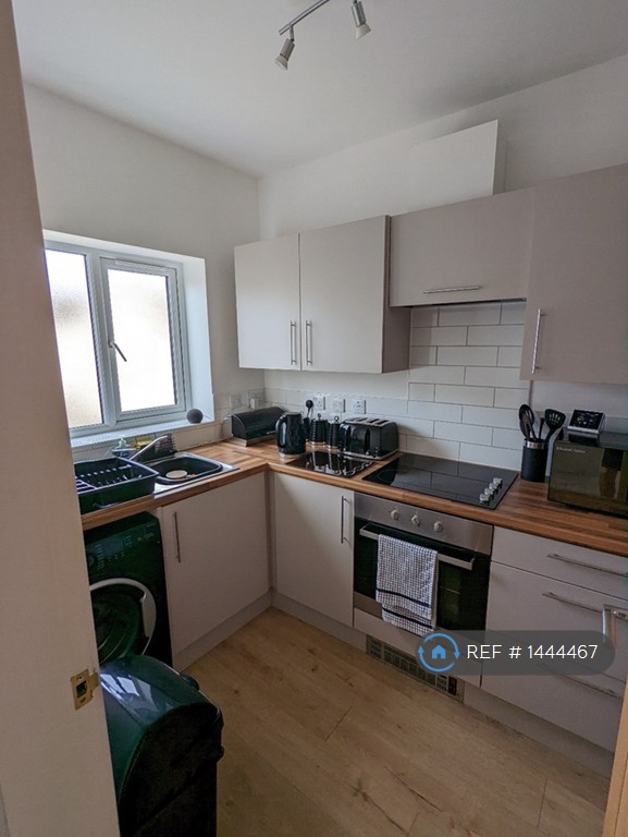 2 bedroom flat in Jubilee Street, Rugby, CV21 (2 bed) (#1444467)
