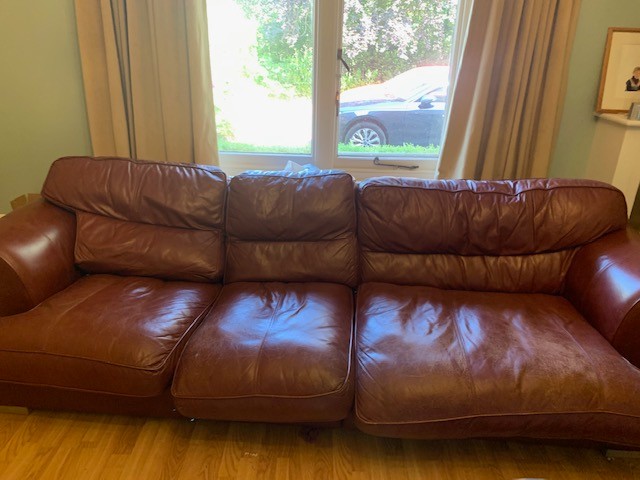 4 seater leather sofa - free - need to be collected. In Brockenhurst