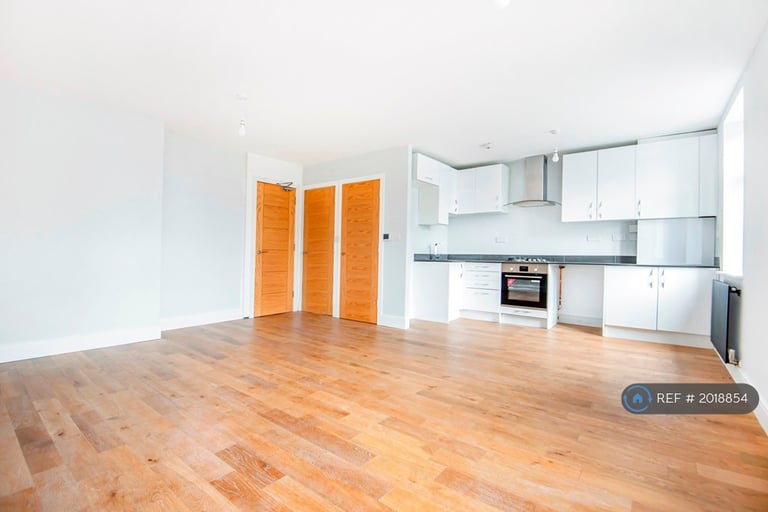 2 bedroom flat in Southdown Road, Shawford, Winchester, SO21 (2 bed) (#2018854)