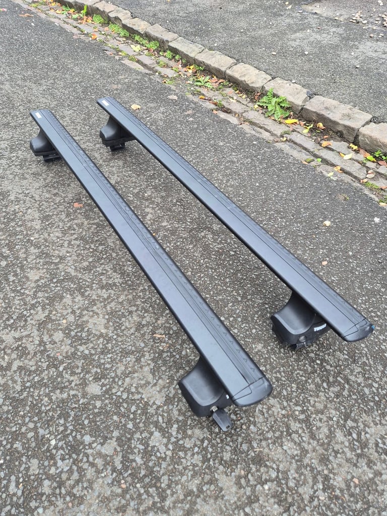 THULE roof bars black