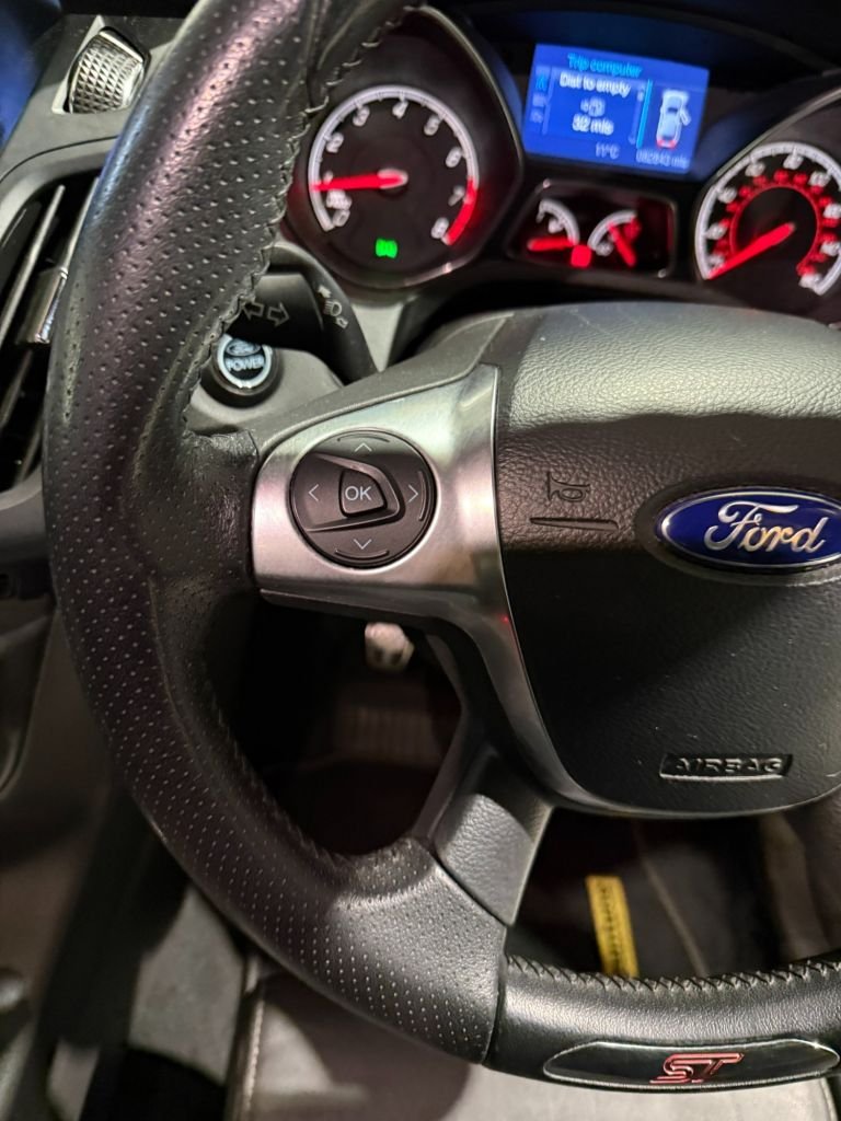 2013 Ford Focus 2.0T EcoBoost ST-3 Hatchback 5dr Petrol Manual Euro 5 s/s 250 ps Top Spec  Hatchb...