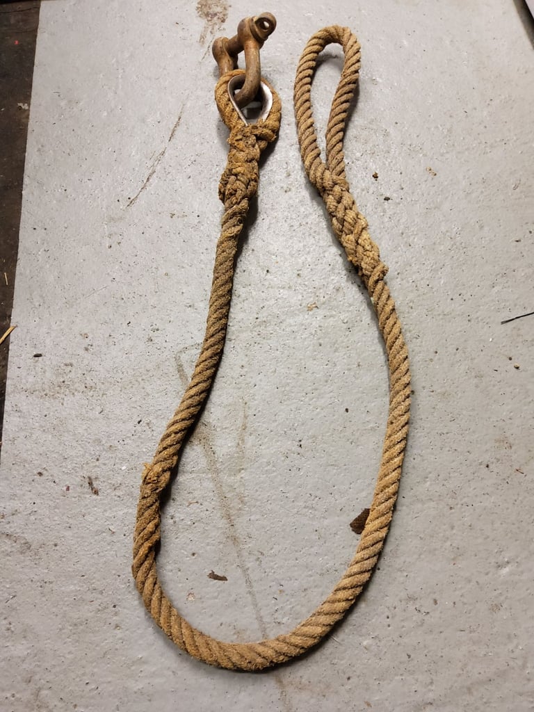 Heavy Duty Natural Rope Tow Rope with Heavy Shackle Approx 2m long & 25mm thick