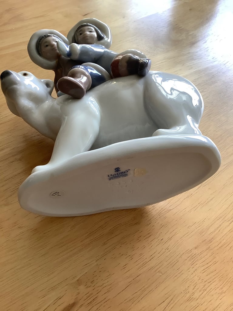 Lladro Eskimo children riders on polar bear