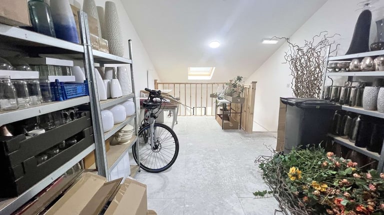 Work/live Unit | Creative Artist Studio | Private Office |  Warehouse Unit to rent  in Enfield EN3