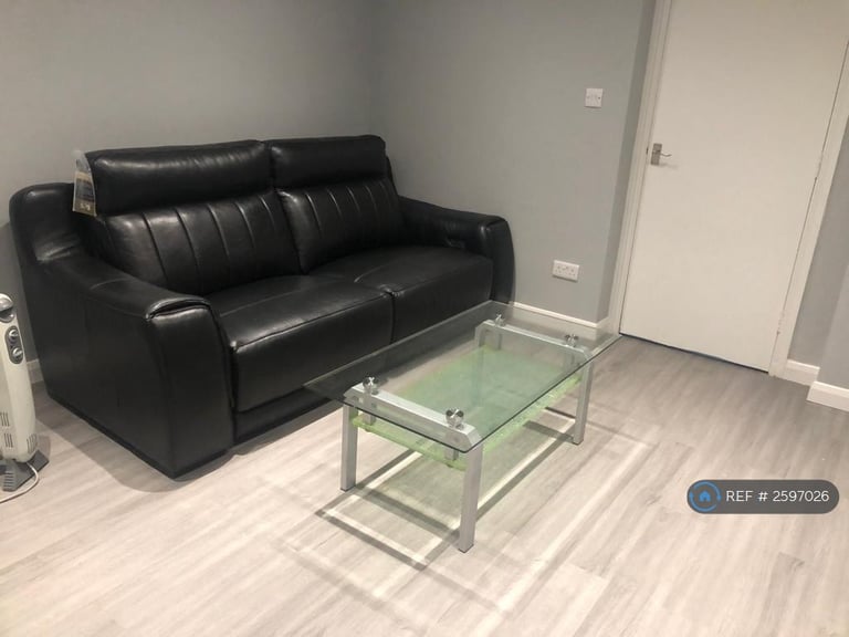 3 bedroom flat in Uttoxeter New Road, Derby, DE22 (3 bed) (#2597026)