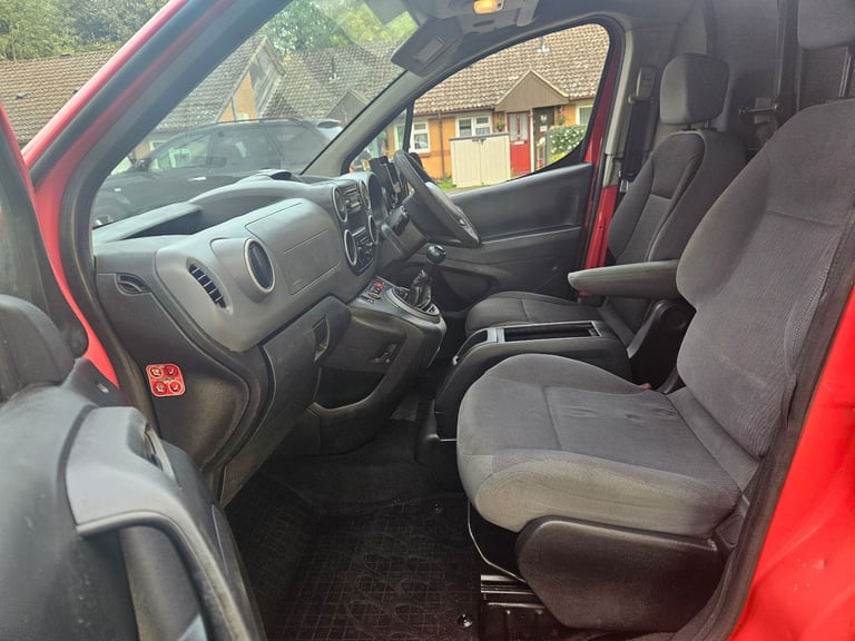 Peugeot partner 1.6hdi economy model van 1OWNER FULL SERVICE HISTORY LOW MILES 