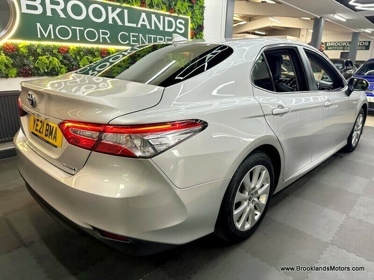 Toyota Camry 2.5 VVT-I DESIGN [SAT NAV, LEATHER, HEATED SEATS &amp; REVERSE CAMERA]