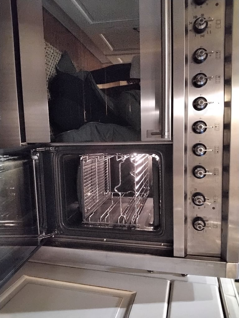 Smeg cooker and hood