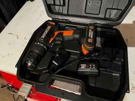 Worx 20v hammer drill WX366.5 battery&charger *no offers*