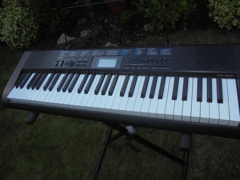 CASIO Piano/Keyboard + User's Guide & CASIO Song Book