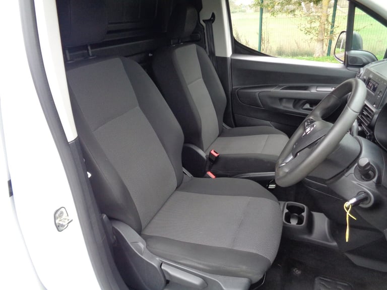 2020 Vauxhall Combo 2300 1.5 Turbo D 100ps H1 L2 Sportive Van LONG WHEEL BASE PANEL VAN Diesel Ma...