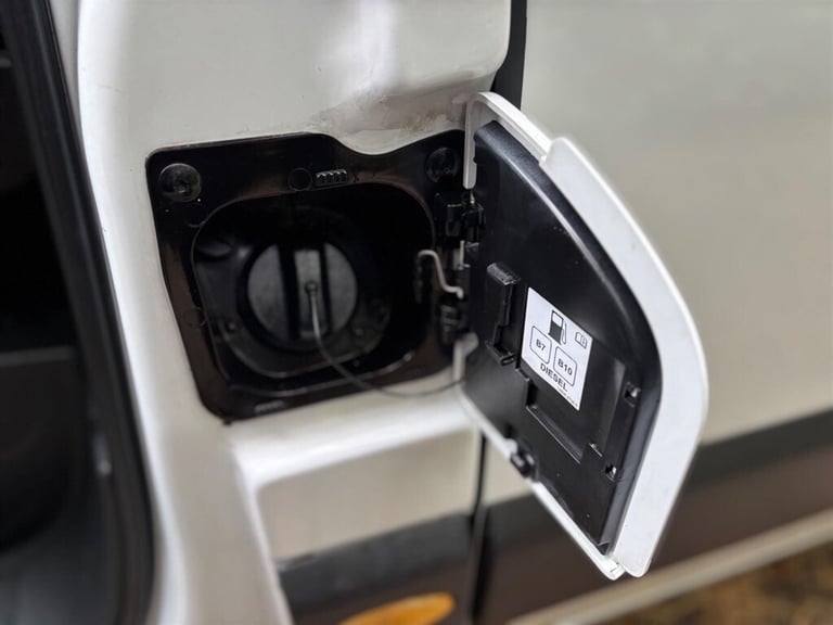 2021 Renault Master 2.3 dCi 35 Business+ FWD LWB Medium Roof Euro 6 4dr Panel Van Diesel Manual