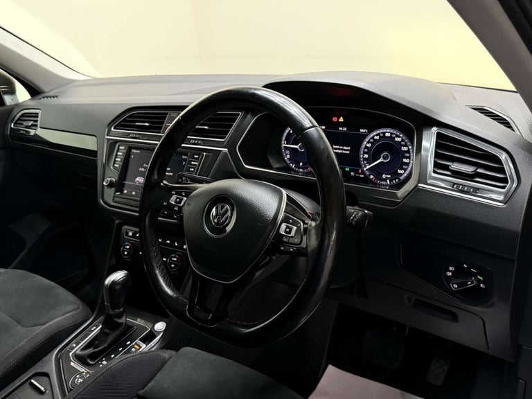 2017 Volkswagen Tiguan 2.0 TDI BlueMotion Tech SEL DSG 4Motion Euro 6 (s/s) 5dr SUV Diesel Automatic