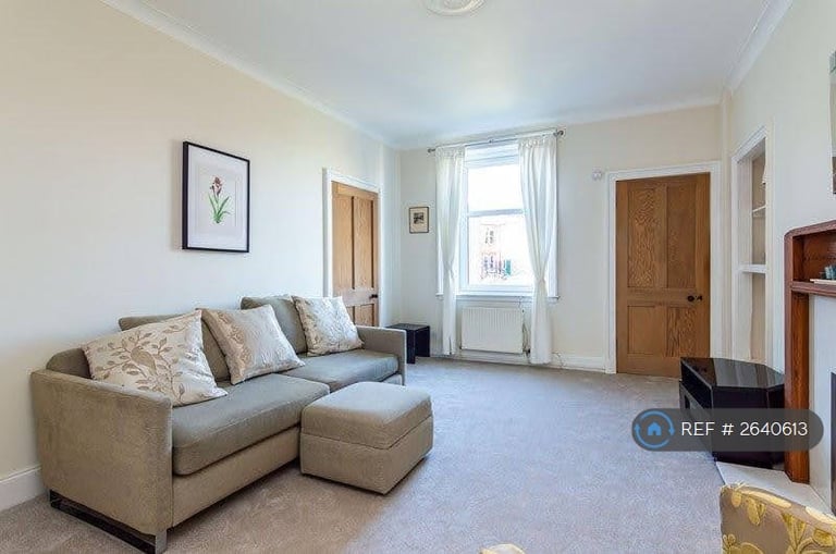 2 bedroom flat in Willowbrae, Edinburgh, EH8 (2 bed) (#2640613)