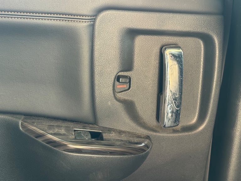 2019 Nissan Elgrand NISSAN ELGRAND HIGHWAYSTAR S 2.5L PETROL 8 SEATER 4WD AUTO, ULEZ, 69-19, FR M...