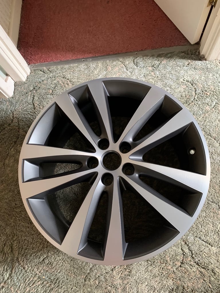 image for Jaguar wheel