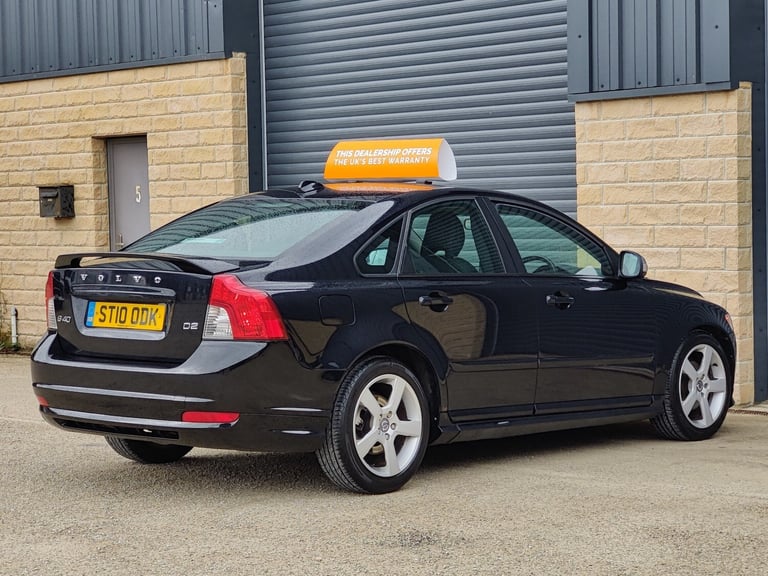 VOLVO S40; 1.6 DIESEL; 115BHP; R DESIGN D2; 4 DR; MANUAL; BLACK; 62 MPG; £35 TAX