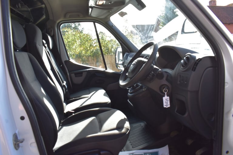 2017 Nissan NV400 2.3 dCi 130ps H2 SE Van PANEL VAN Diesel Manual