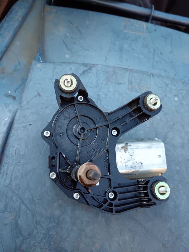 Mini R50 2005 rear wiper motor and blade 