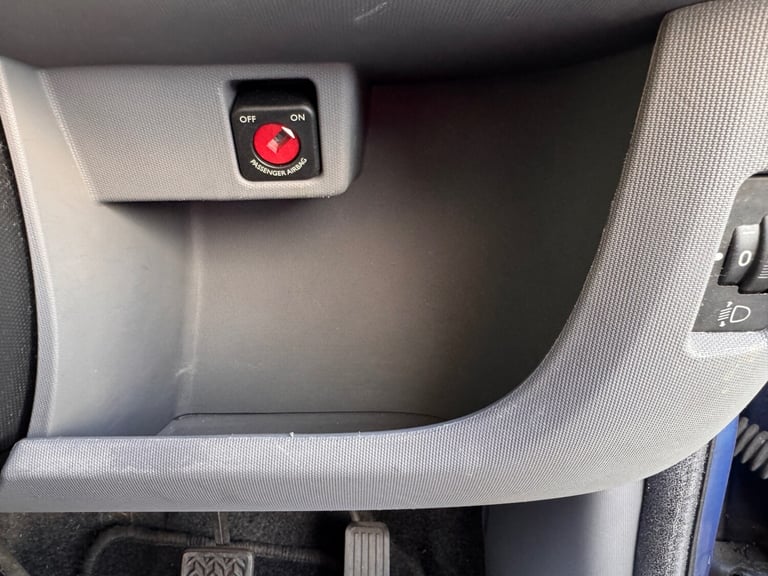 2011 Toyota AYGO 1.0 VVT-i Blue 5dr HATCHBACK Petrol Manual