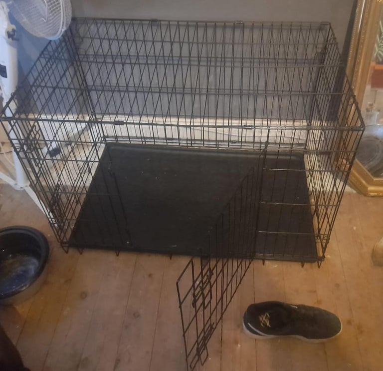 Medium dog crate 