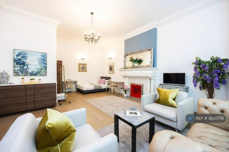 Studio flat in Creston House, London, W8 (#2650758)