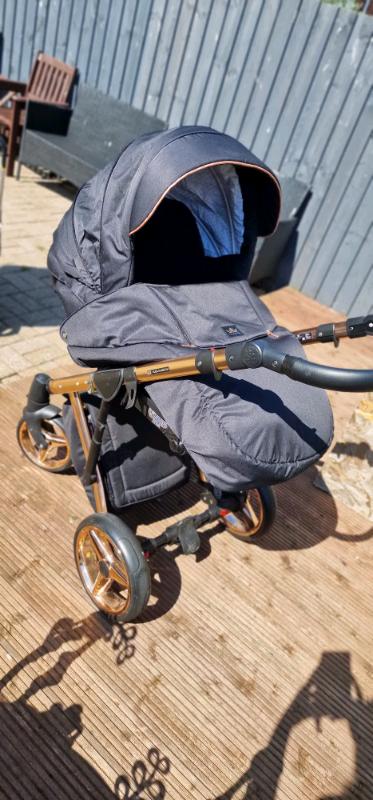 image for Stunning pram Adamex 2 in 1 stroller excellent condition whitburn £85 