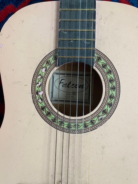 4 guitars (1 with case) and 1 violin (with case) for sale