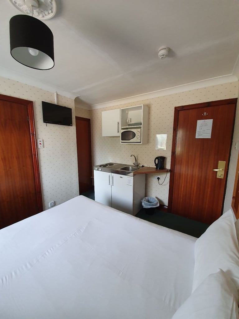 Studio ensuite NO DEPOSIT