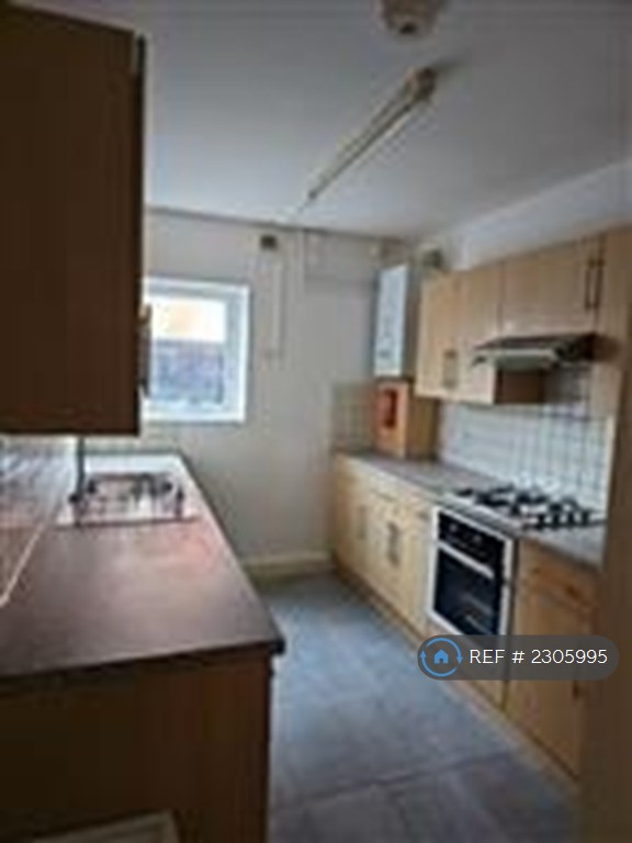 3 bedroom flat in St. Ronans Road, Southsea, PO4 (3 bed) (#2305995)