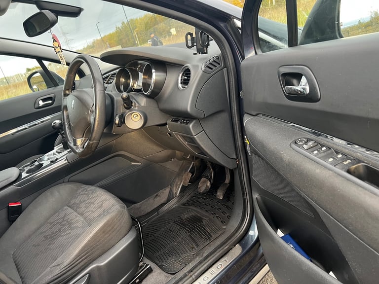 Peugeot, 3008, Hatchback, 2012, Manual, 1560 (cc), 5 doors