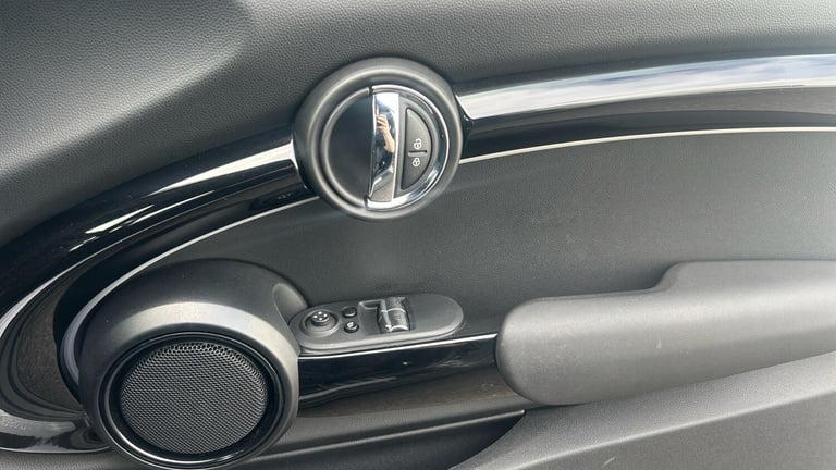 2022 MINI Hatch 135kW Cooper S Level 2 33kWh 3dr Auto Electric Hatchback Hatchback Electric Autom...
