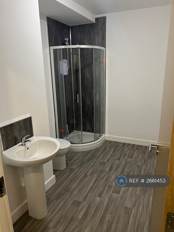 1 bedroom flat in High Street, Burton-On-Trent, DE14 (1 bed) (#2661453)