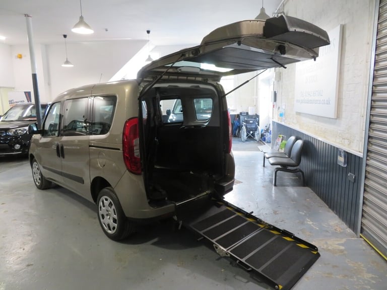 2017 Fiat DOBLO MULTIJET EASY WHEELCHAIR CAR DISABLED ACCESS VEHICLE MPV Diesel Manual