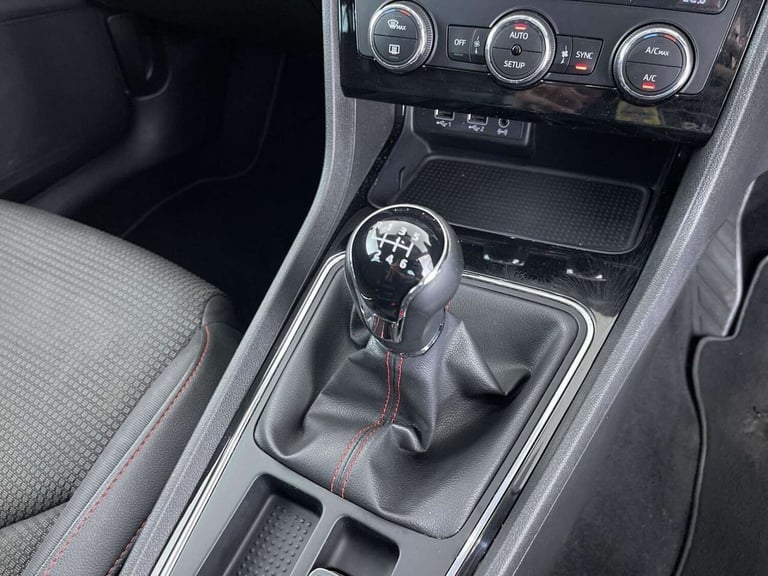 2017 SEAT Leon 1.4 TSI FR Technology Hatchback 5dr Petrol Manual Euro 6 (s/s) (125 ps) PAR Hatchb...