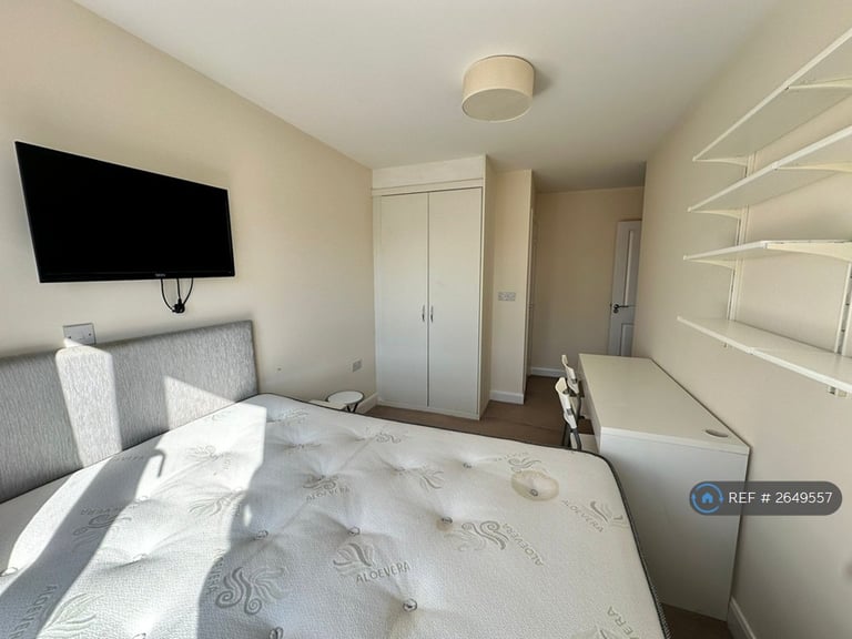 1 bedroom in Englefield House, Reading, RG30 (#2649557)