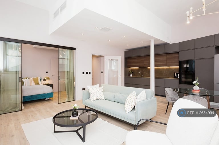 2 bedroom flat in Charlotte Street, Manchester, M1 (2 bed) (#2634994)