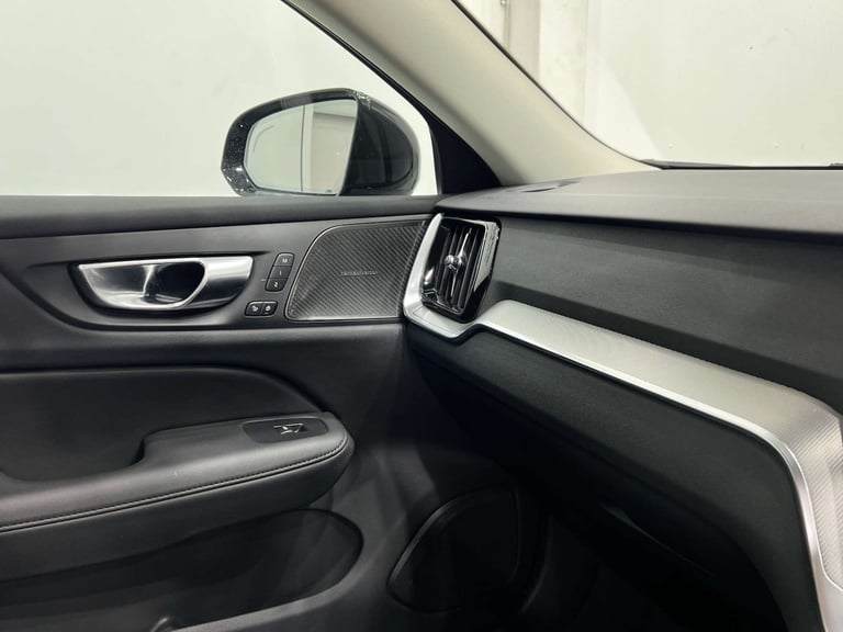 2023 Volvo V60 2.0 V60 Ultimate B4 MHEV Auto 5dr Estate Hybrid Automatic