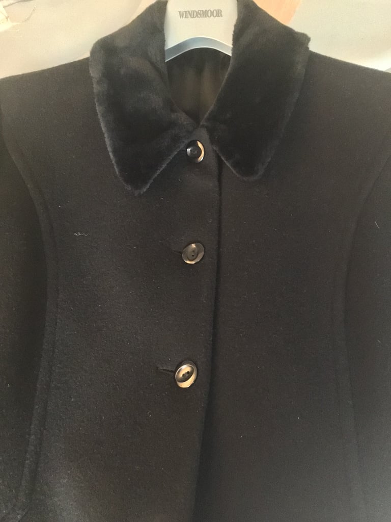 LUXURIOUS HOBBS BLACK COAT / 70%WOOL/ 15%CASHMERE/ 15%ANGORA