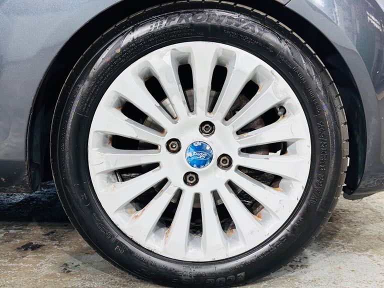 2010 Ford Fiesta 1.4 Titanium 5dr HATCHBACK Petrol Automatic