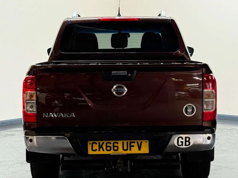 2016 Nissan Navara Double Cab Pick Up Tekna 2.3dCi 190 4WD Auto PICK UP DIESEL Automatic