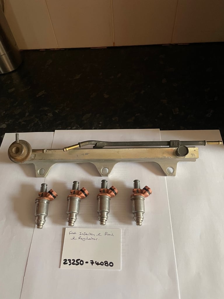 MR2 MK2 Fuel rail and injectors 