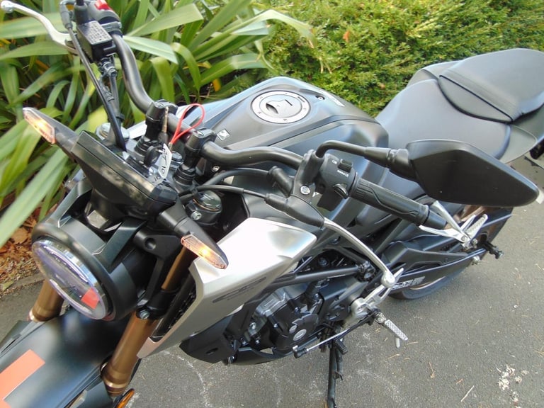 Honda CBF125NA-M CB125 2021 low miles splendid learner naked modern retro bike