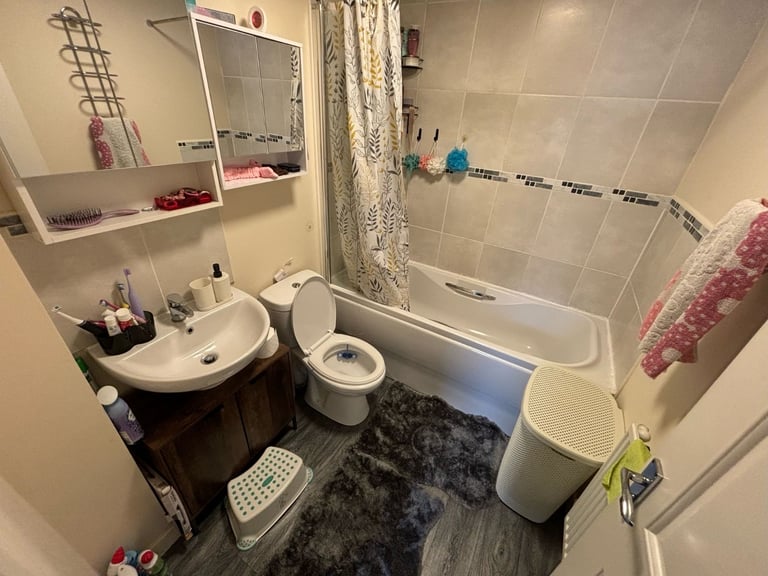 A Beautiful 3-Bedroom Home in North Swindon – Ideal for Modern Family Living